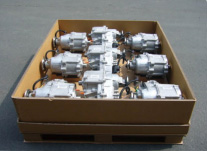 Loading the inner package of the engine product